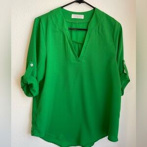 Chic Green V-Neck Blouse M